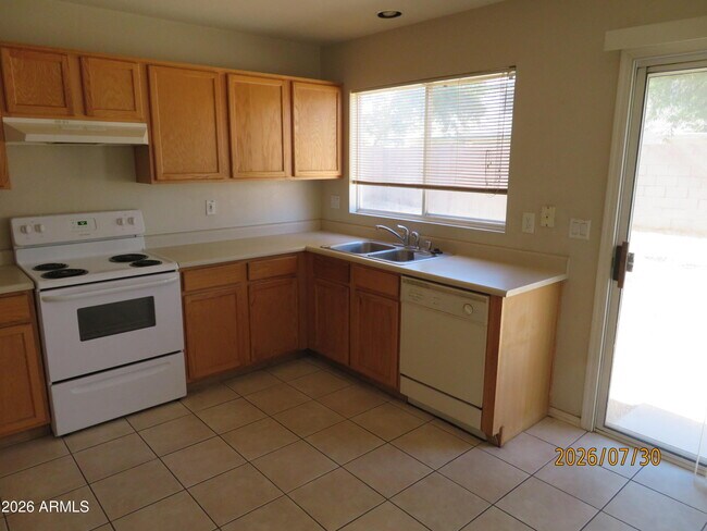 Building Photo - 15446 W Gelding Dr