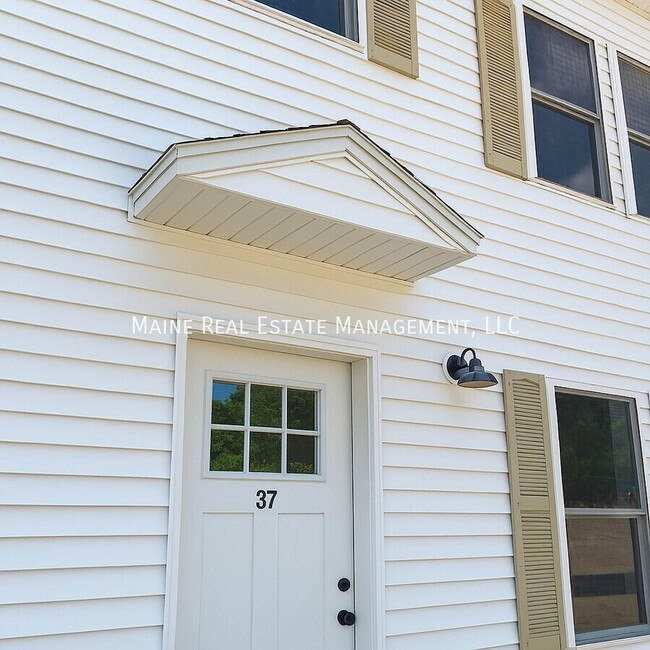 Building Photo - 37 Firefly Ln