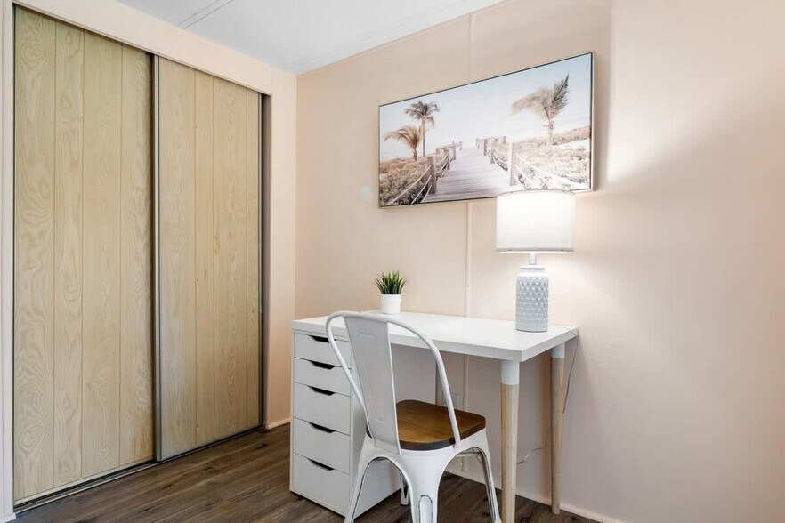 Building Photo - 10034 Hamp Dr