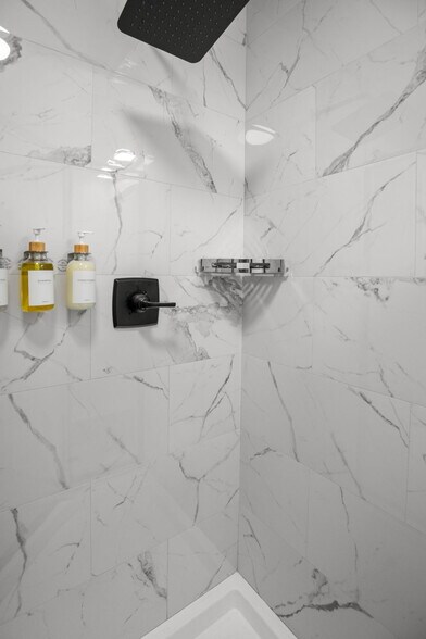 Building Photo - 149 E Main St