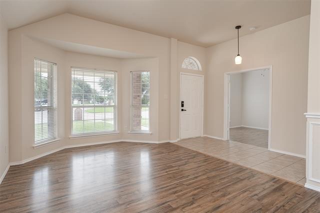 Building Photo - 302 Howard Way Dr