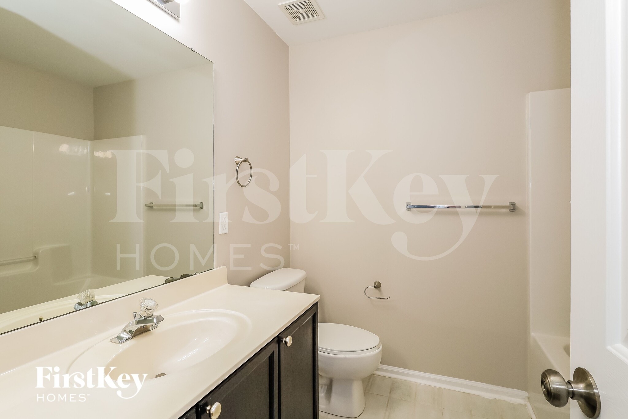 Building Photo - 2108 Pineapple Ct