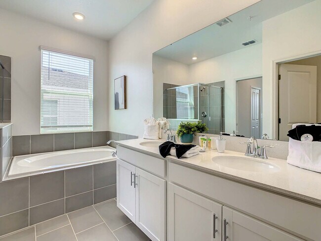 Building Photo - 8853 Cabot Cliffs Dr