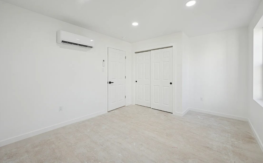 Building Photo - 5530 Boyer St