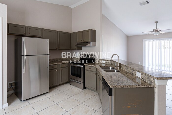 Building Photo - 424 Candler Ave