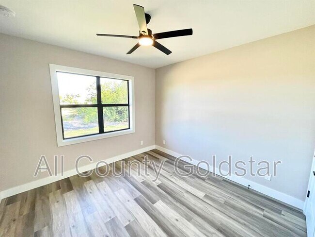 Building Photo - 31 Pine Valley Pl