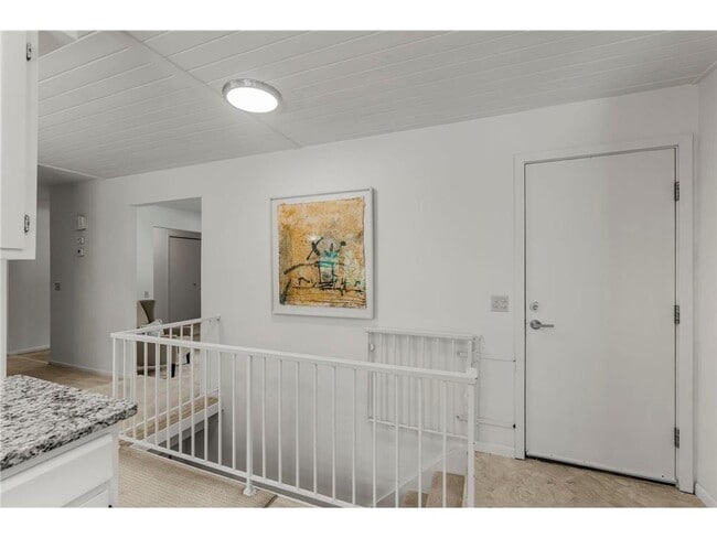 Building Photo - 14641 Crestview Ln