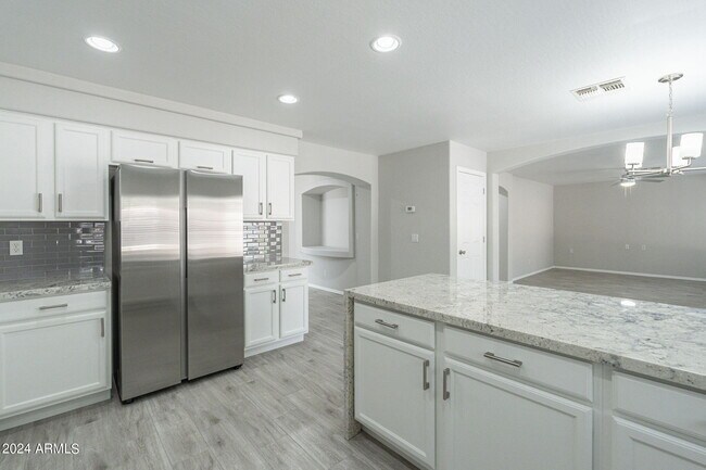 Building Photo - 6326 W El Cortez Pl