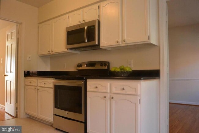 Building Photo - 6750 Towne Lane Rd