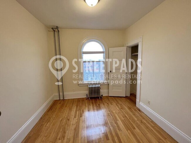 Building Photo - 1 bedroom in Cambridge MA 02138