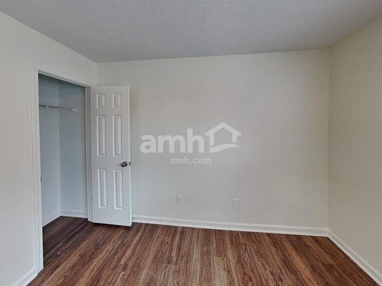 Building Photo - 1755 Heatherton Rd