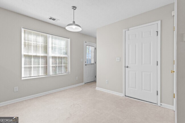 Building Photo - 2284 Oakland Spring Dr