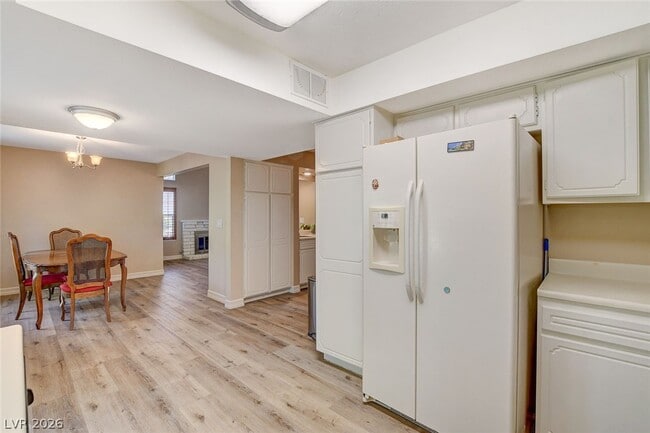 Building Photo - 2408 El Cortez Ave