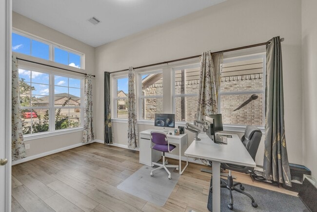 Building Photo - 2030 Woodland Pine Ct