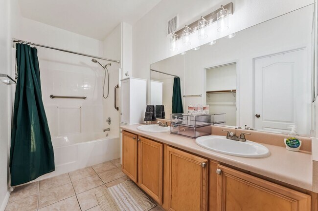 Building Photo - 904 Duckhorn Ct