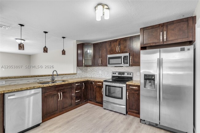 Building Photo - 7463 SW 164th Ave