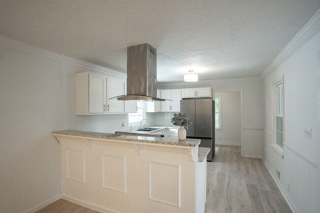 Building Photo - 3120 Edinburgh Dr