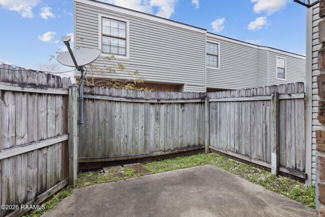 Building Photo - 100 Winchester Dr
