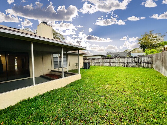 Building Photo - 1072 Gould Pl