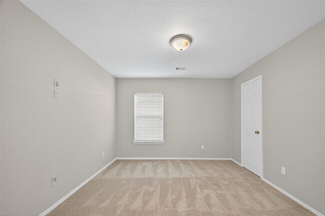 Building Photo - 1907 Meadow Edge Ln