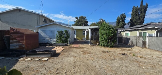 Building Photo - 856 W Colorado Blvd