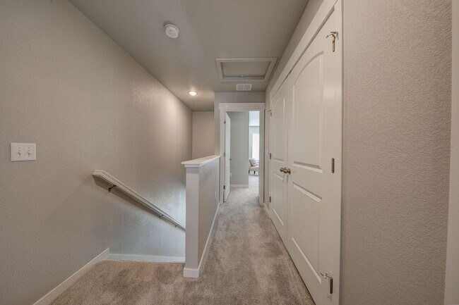 Building Photo - Gorgeous New Build 3 Bed 2 1/2 Bath in Tim...