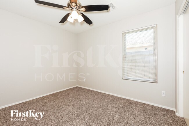Building Photo - 2050 W Hayden Peak Dr