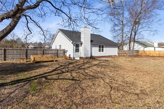 Building Photo - 166 Oakview Dr