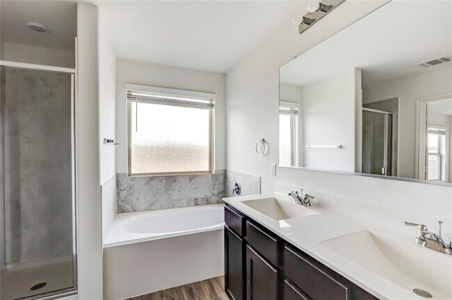 Building Photo - 545 Greatest Gift Wy