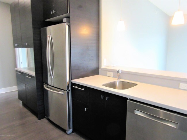 Building Photo - 909 Asbury Ave