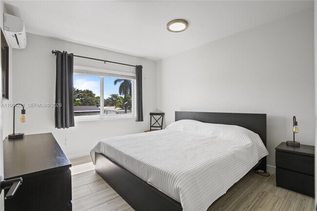 Building Photo - 13105 Ixora Ct