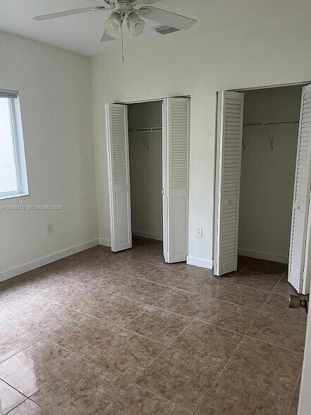 Building Photo - 350 NE 31st Terrace