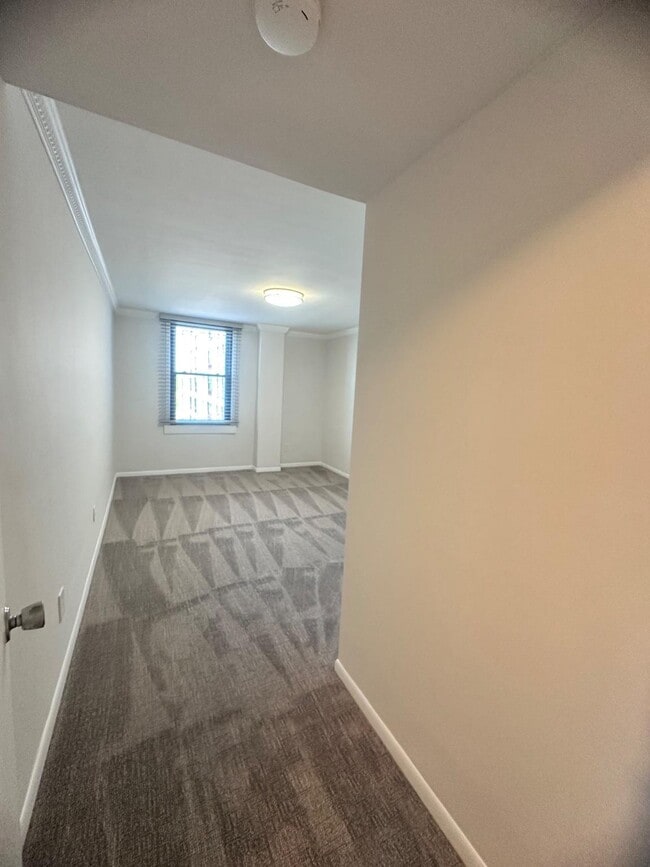 Building Photo - 4600 Duke St