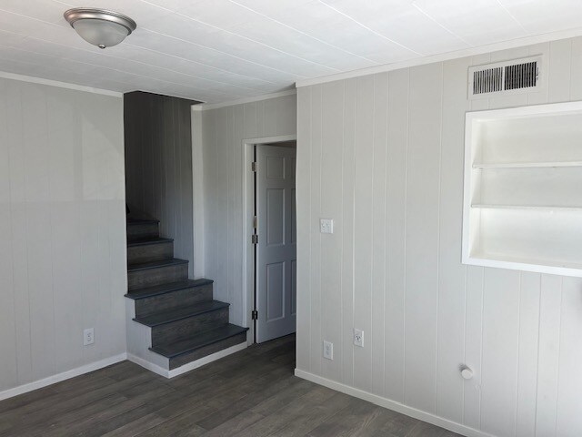 Building Photo - 5979 Meadow Ln