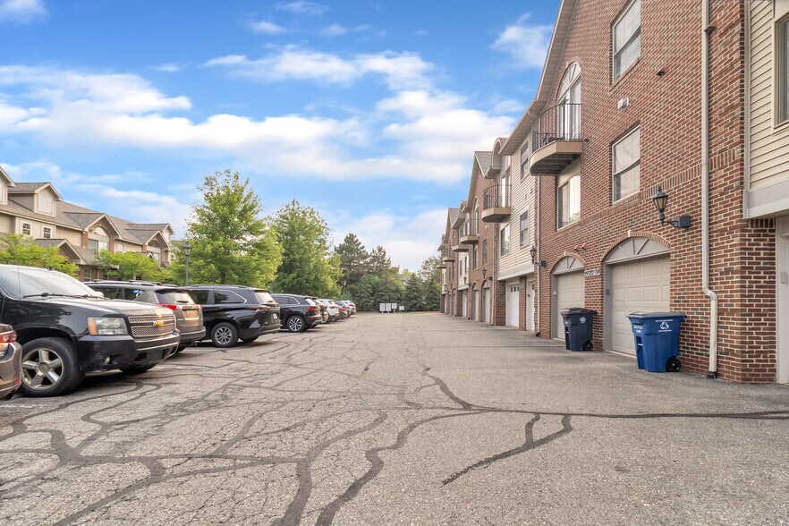 Building Photo - 2934 Signature Blvd