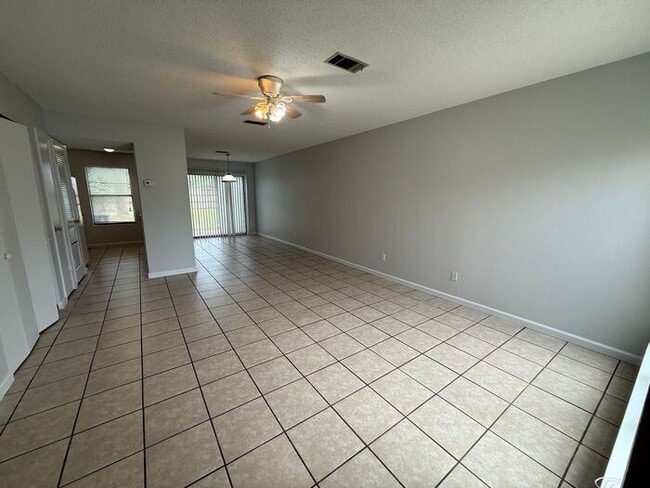 Building Photo - Gulf Breeze - Villa Woods - 2 bedroom, 1.5 bathroom