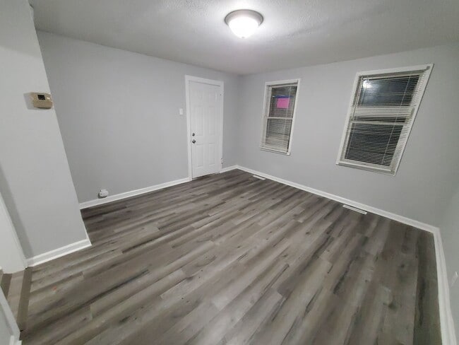 Building Photo - 231 W Follett St