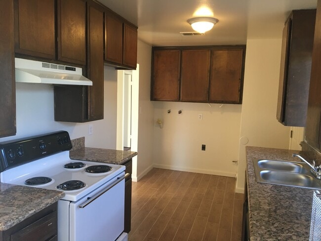 Building Photo - House