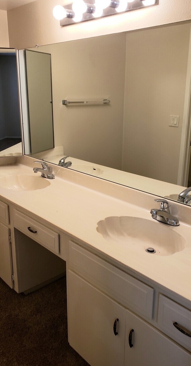 Building Photo - Stunning McCormick Ranch home