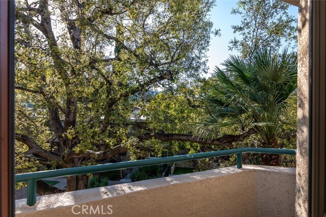 Building Photo - 2930 Montrose Ave