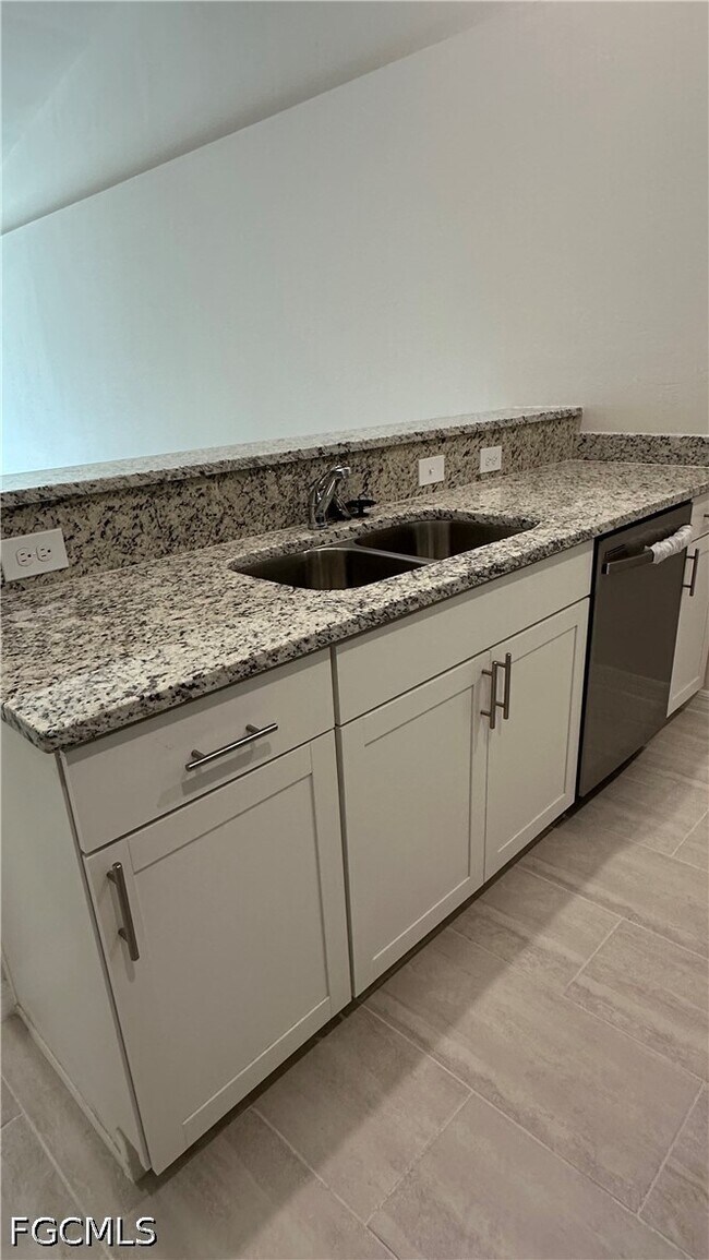 Building Photo - 607 SE 7th St