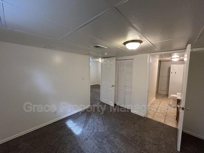 Building Photo - 9954 W Maryland Dr