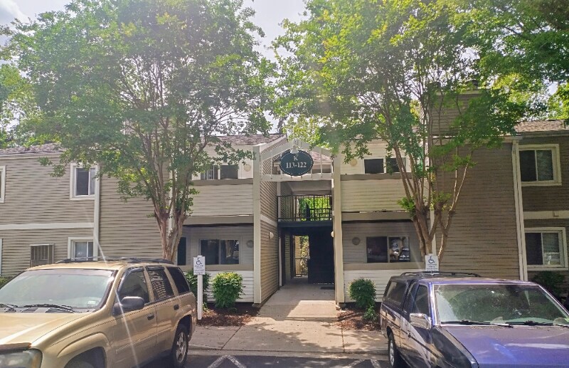 Building Photo - 600 Reusens Rd