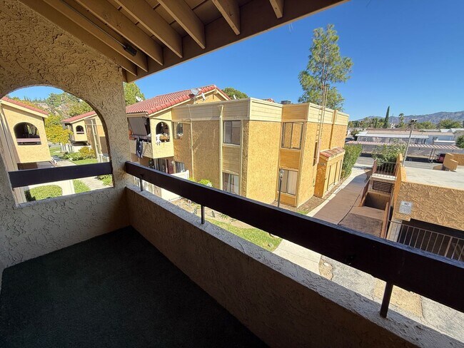 Building Photo - 2-Bedroom Condo with Community Amenities a...