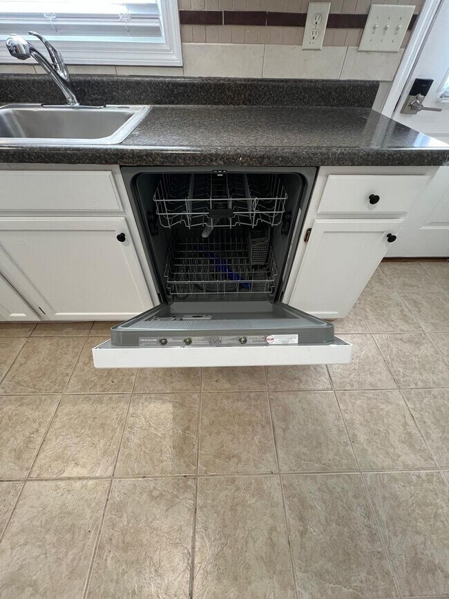 Building Photo - New 2 BR First Floor Condo in Wernersville, PA Available in June