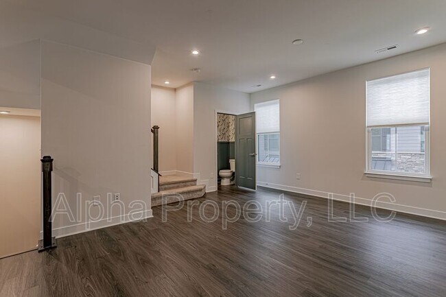 Building Photo - 120 Rollins Ave