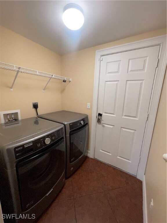 Building Photo - 2427 Ashbury Cir