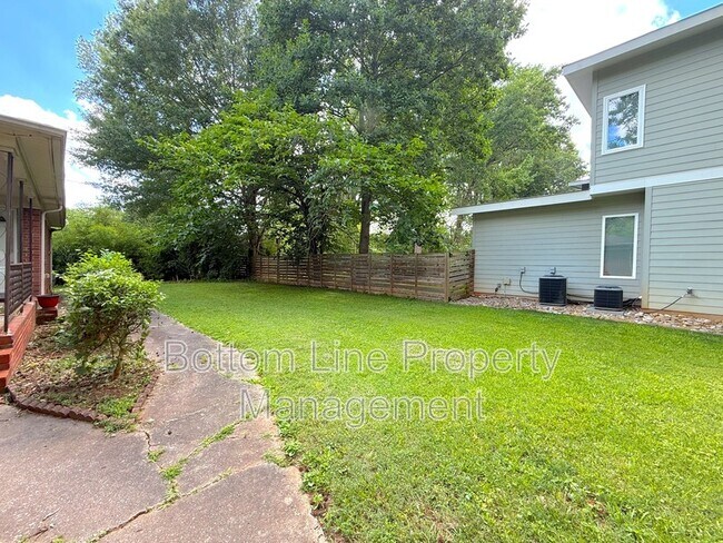 Building Photo - 3128 Creighton Dr