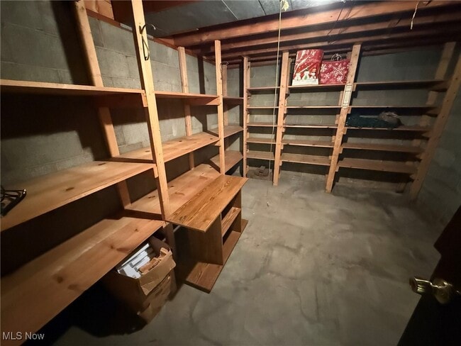 Building Photo - 230 E 21st St