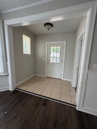 foyer - 1211 Hamilton St